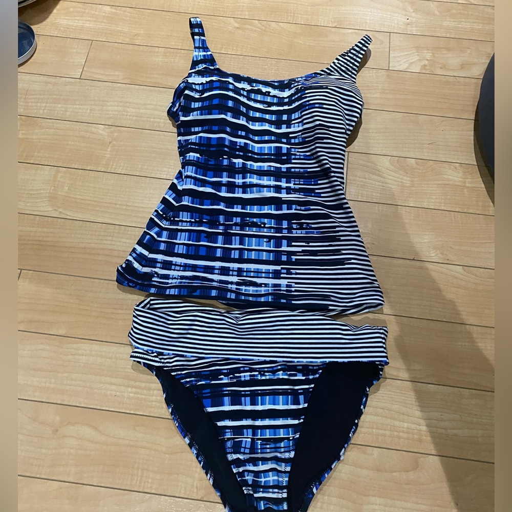 Gideon Oberson bikini tankini swimsuit maillot black white blue 2-piece 8 gottex